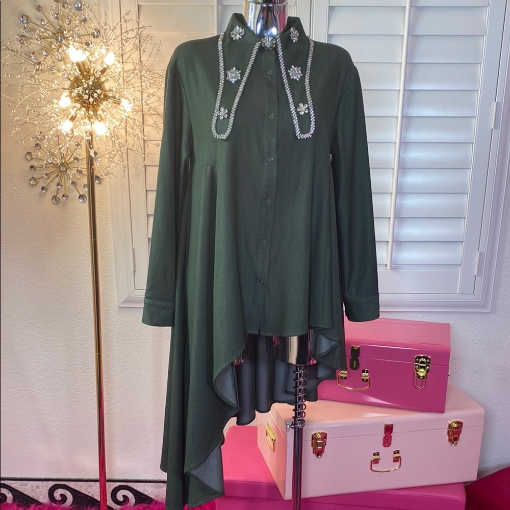 Embellished High-Low Button-Down Top – Deep Emerald Elegance